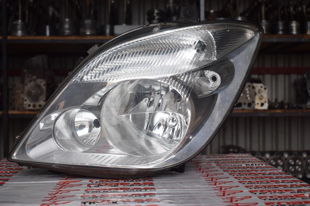 MERCEDES-BENZ SPRINTER 906 LEFT FRONT LIGHT - DRIVER - Cahaya/ Pencahayaan untuk Truk: gambar 1 MERCEDES-BENZ SPRINTER 906 LEFT FRONT LIGHT - DRIVER - Cahaya/ Pencahayaan untuk Truk: gambar 1