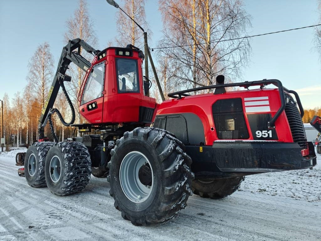 Komatsu 951 - Peralatan pemanen: gambar 3 Komatsu 951 - Peralatan pemanen: gambar 3