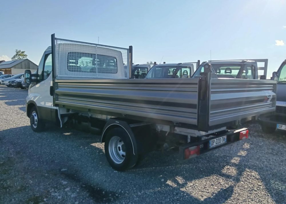 Van jungkit Iveco 35C13, 35C12, 35C14, 35C15: gambar 10