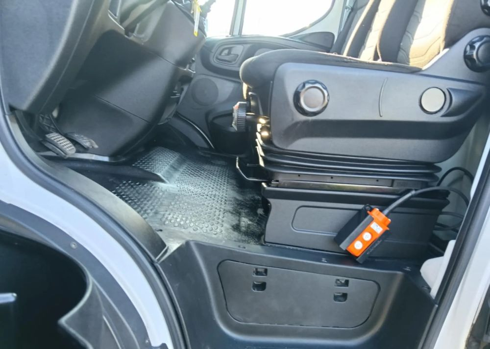 Van jungkit Iveco 35C13, 35C12, 35C14, 35C15: gambar 14