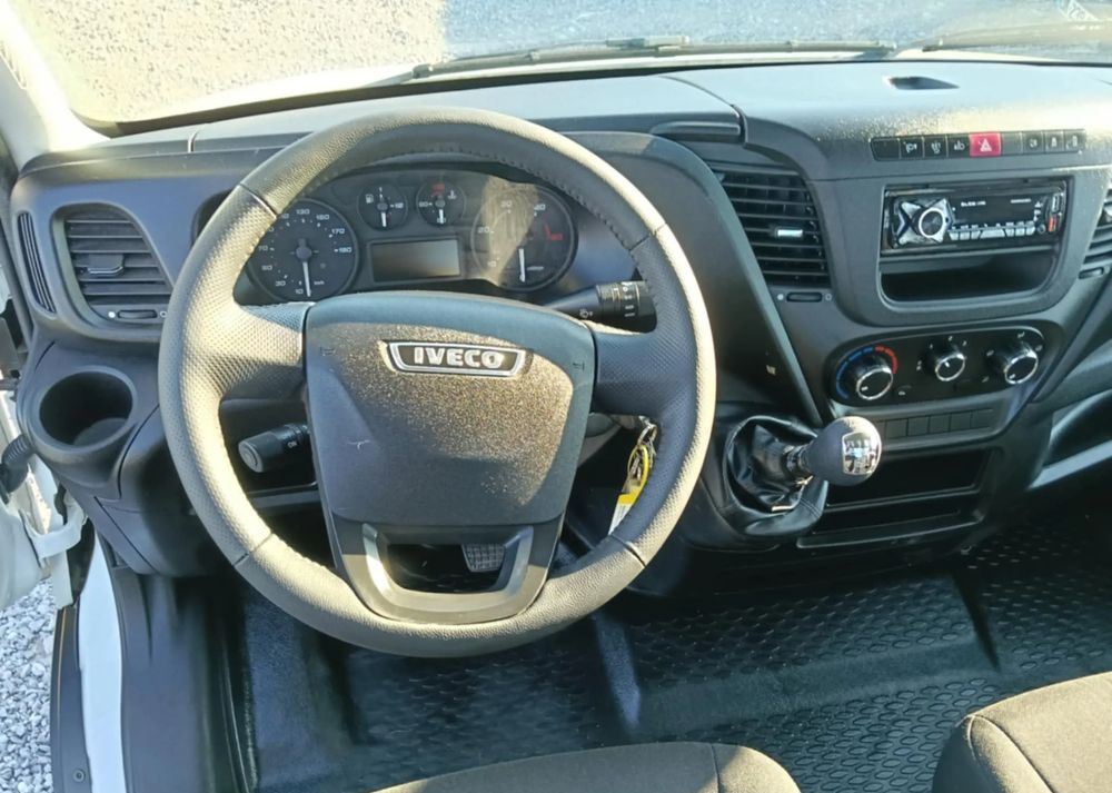 Van jungkit Iveco 35C13, 35C12, 35C14, 35C15: gambar 12