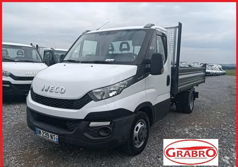 Iveco 35C13, 35C12, 35C14, 35C15 - Van jungkit: gambar 1 Iveco 35C13, 35C12, 35C14, 35C15 - Van jungkit: gambar 1