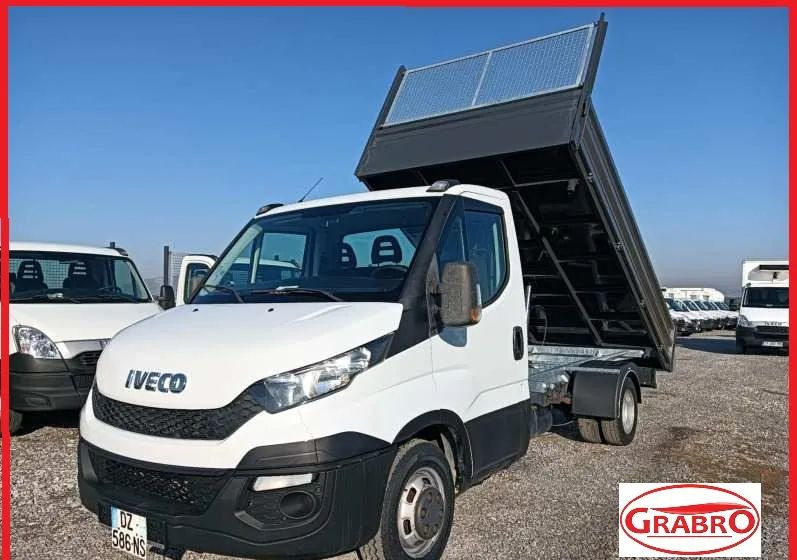 Iveco 35C13, 35C12, 35C14, 35C15 - Van jungkit: gambar 1 Iveco 35C13, 35C12, 35C14, 35C15 - Van jungkit: gambar 1
