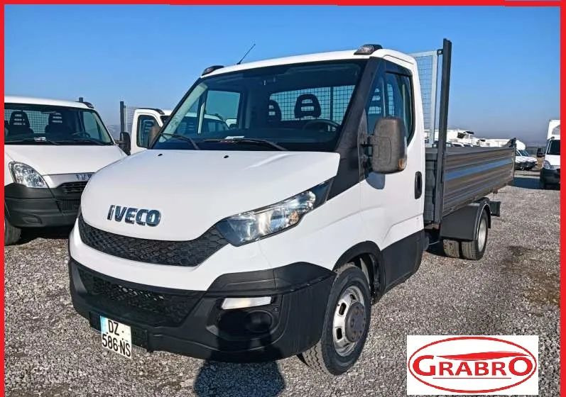 Iveco 35C13, 35C12, 35C14, 35C15 - Van jungkit: gambar 3 Iveco 35C13, 35C12, 35C14, 35C15 - Van jungkit: gambar 3
