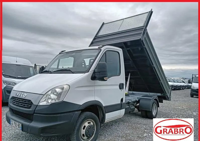Iveco 35C13, 35C12, 35C15 - Van jungkit: gambar 1 Iveco 35C13, 35C12, 35C15 - Van jungkit: gambar 1