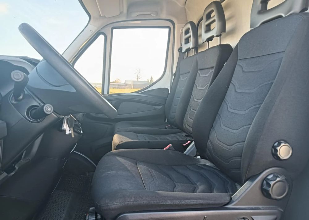Iveco 35C14,35C13,35C12,35C15 - Van jungkit: gambar 4 Iveco 35C14,35C13,35C12,35C15 - Van jungkit: gambar 4