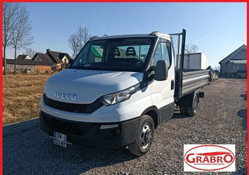 Iveco 35C15, 35C14, 35C13, 35C12 - Van jungkit: gambar 1 Iveco 35C15, 35C14, 35C13, 35C12 - Van jungkit: gambar 1