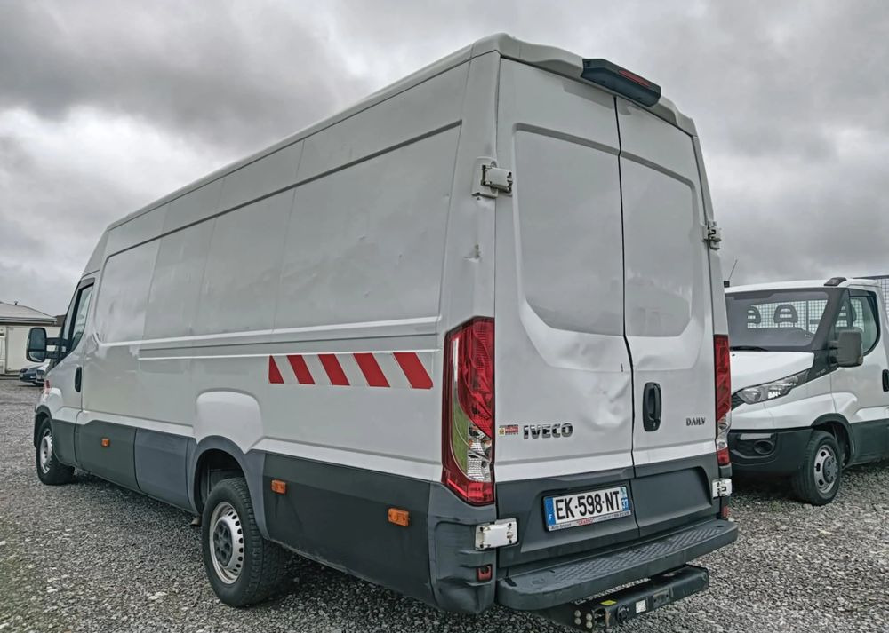 Iveco 35S14,35S13,35C13,35C12, - Van panel: gambar 4 Iveco 35S14,35S13,35C13,35C12, - Van panel: gambar 4