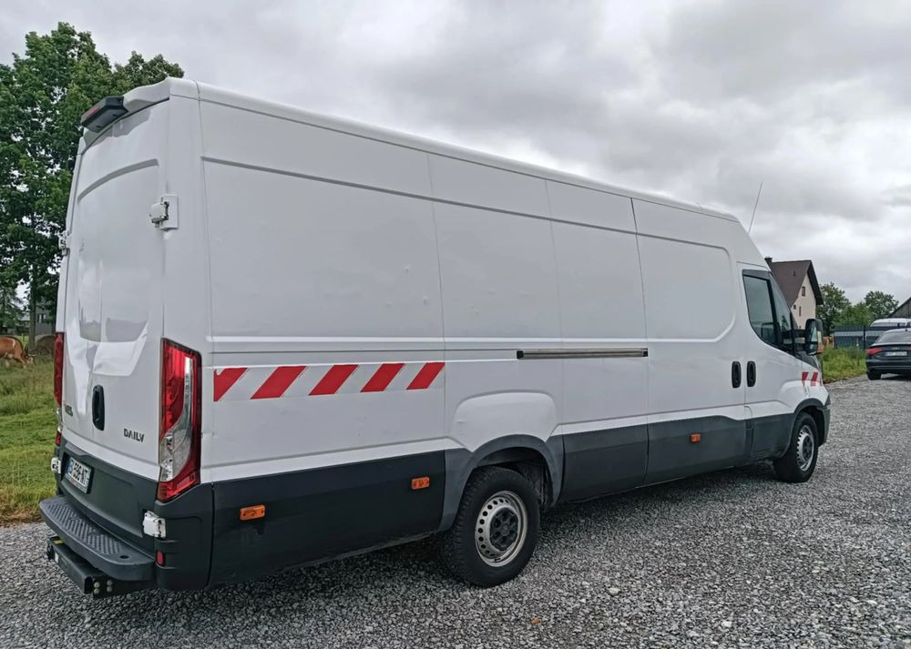 Iveco 35S14,35S13,35C13,35C12, - Van panel: gambar 2 Iveco 35S14,35S13,35C13,35C12, - Van panel: gambar 2