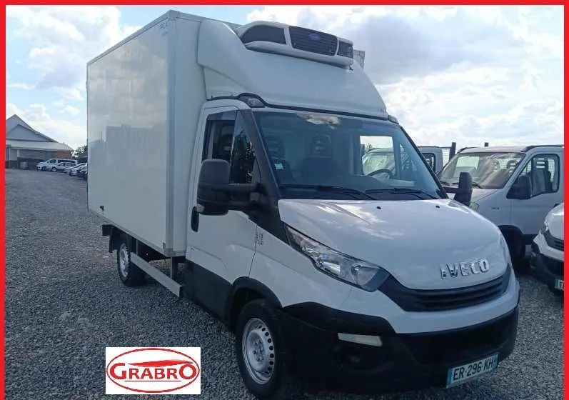 Iveco 35S16, 35S15, 35S14, 35S13, 35C13, 35C14 - Van berpendingin: gambar 1 Iveco 35S16, 35S15, 35S14, 35S13, 35C13, 35C14 - Van berpendingin: gambar 1