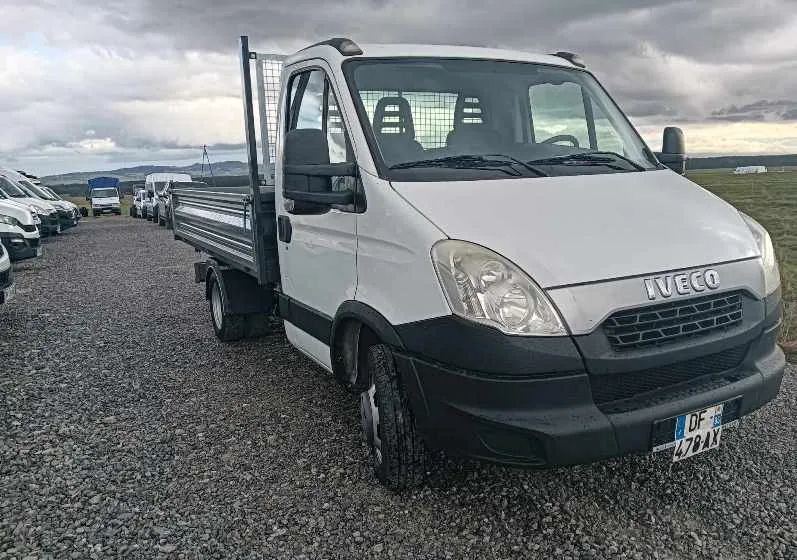 Iveco DAILY 35C13, 35C12, 35C15 - Van jungkit: gambar 2 Iveco DAILY 35C13, 35C12, 35C15 - Van jungkit: gambar 2