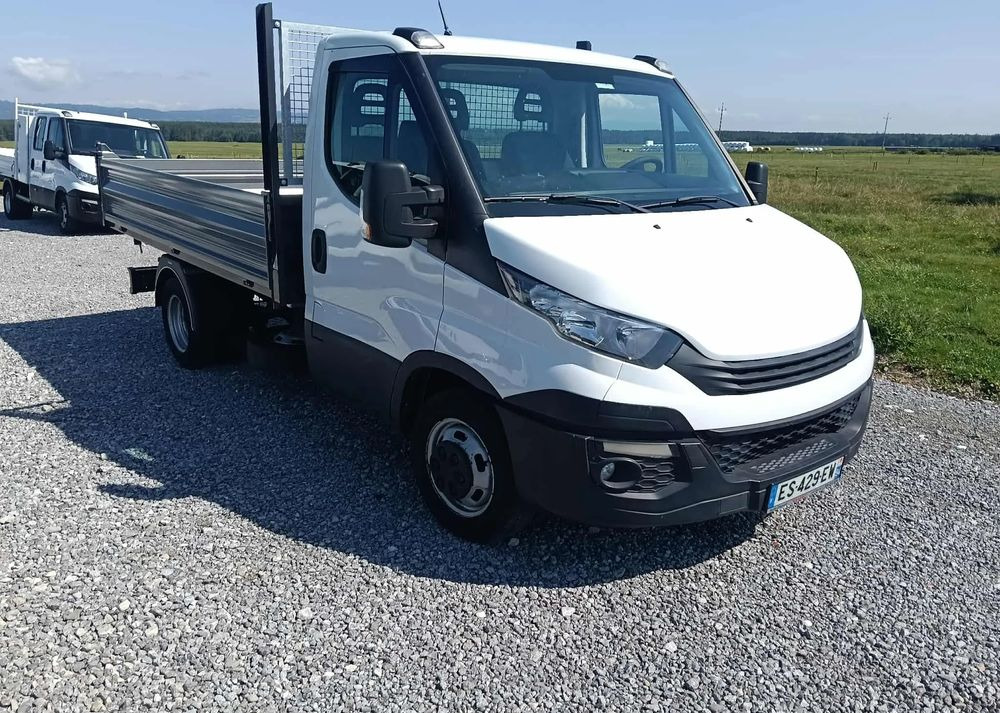 Iveco DAILY 35C14, 35C13, 35C12 - Van jungkit: gambar 2 Iveco DAILY 35C14, 35C13, 35C12 - Van jungkit: gambar 2