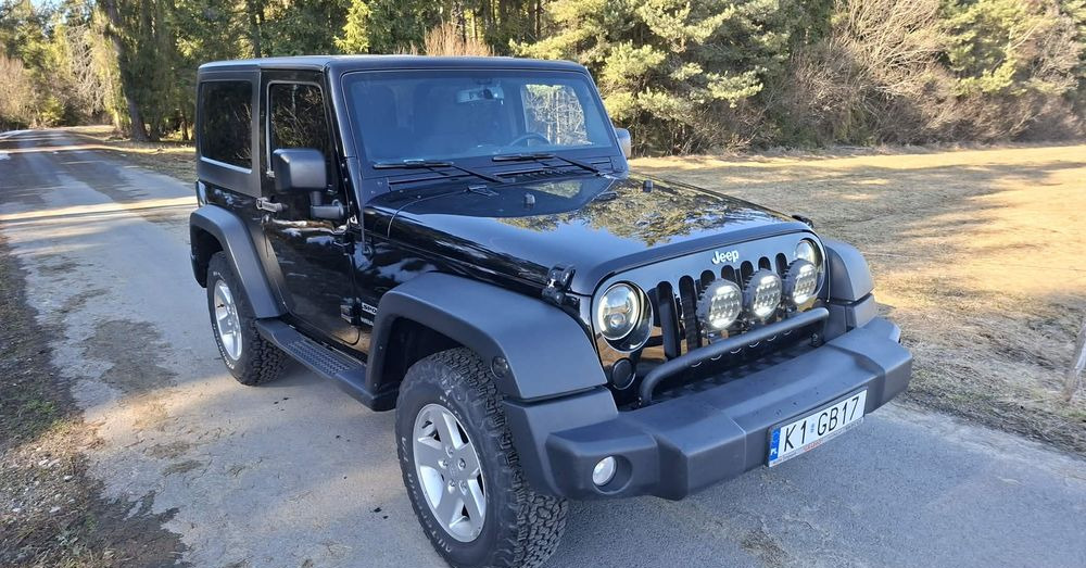 Jeep Wrangler 2.8 CRD Sport - Mobil SUV: gambar 2 Jeep Wrangler 2.8 CRD Sport - Mobil SUV: gambar 2