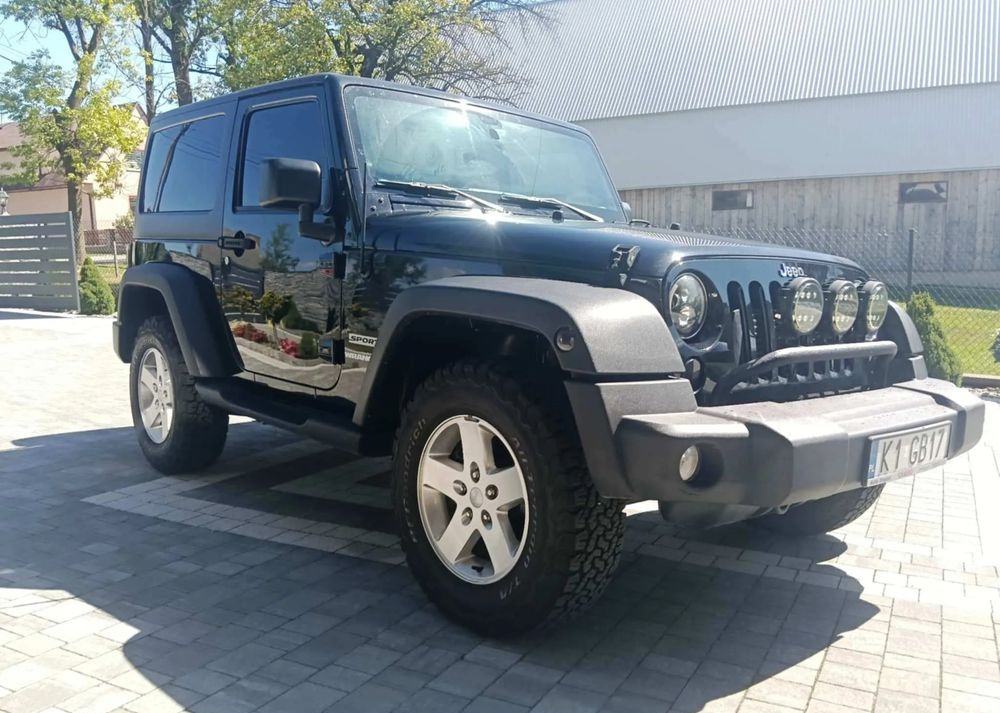Jeep Wrangler 2.8 CRD Sport - Mobil SUV: gambar 1 Jeep Wrangler 2.8 CRD Sport - Mobil SUV: gambar 1