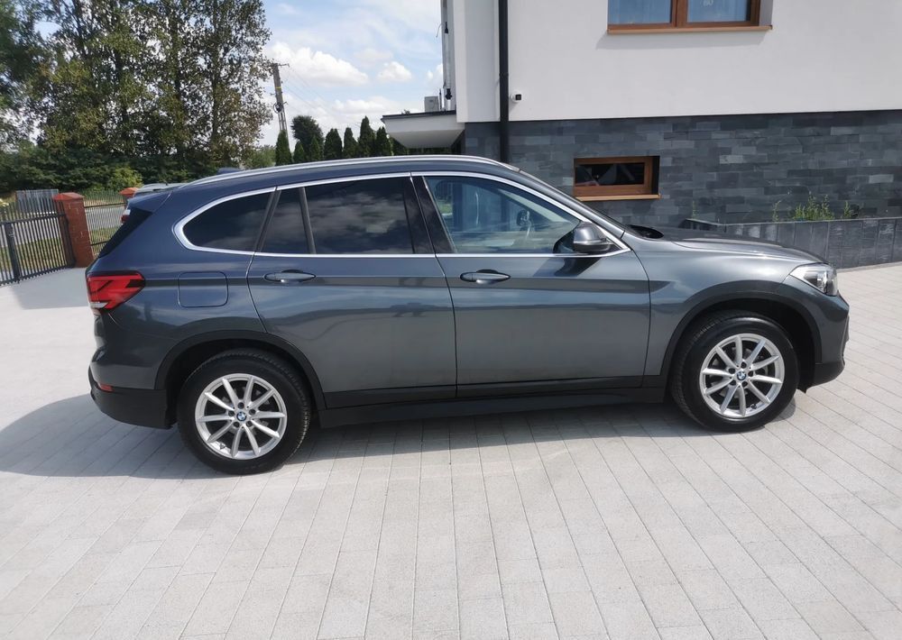 BMW X1 sDrive16d - Station wagon: gambar 3 BMW X1 sDrive16d - Station wagon: gambar 3
