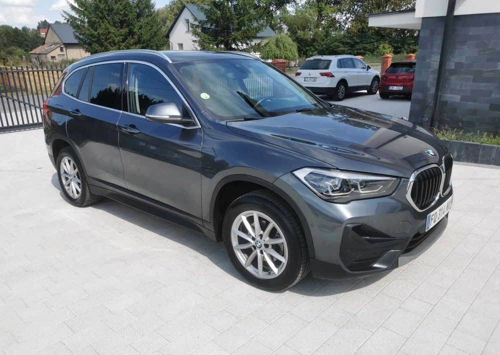 BMW X1 sDrive16d - Station wagon: gambar 2 BMW X1 sDrive16d - Station wagon: gambar 2