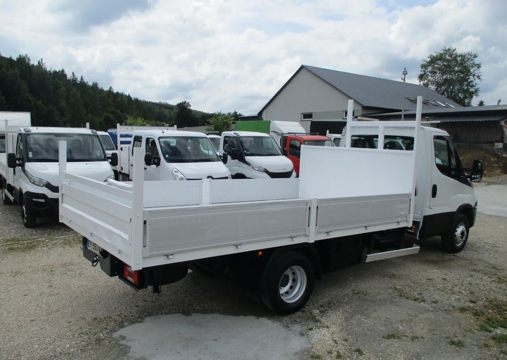 Iveco Daily 3.0 na bliźniaku 70C18 skrzynia, laweta, rama, HDS, 70-180 kiper - Truk flatbed: gambar 3 Iveco Daily 3.0 na bliźniaku 70C18 skrzynia, laweta, rama, HDS, 70-180 kiper - Truk flatbed: gambar 3