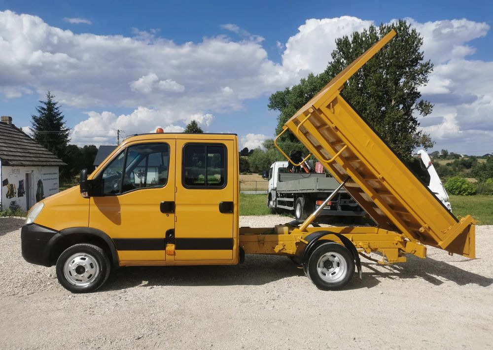 Iveco Daily 35C12 Brygadówka wywrotka Dubel hak kiper doka 35C13 - Van jungkit: gambar 3 Iveco Daily 35C12 Brygadówka wywrotka Dubel hak kiper doka 35C13 - Van jungkit: gambar 3