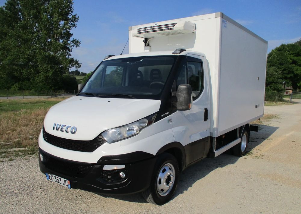 Iveco Daily 35C13 chłodnia Mroźnia na bliźniaku 35-130 Thermo King agregat - Van berpendingin: gambar 1 Iveco Daily 35C13 chłodnia Mroźnia na bliźniaku 35-130 Thermo King agregat - Van berpendingin: gambar 1