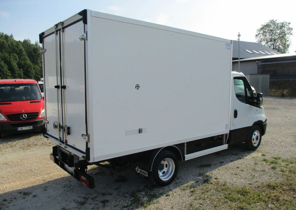 Iveco Daily 35C13 chłodnia Mroźnia na bliźniaku 35-130 Thermo King agregat - Van berpendingin: gambar 4 Iveco Daily 35C13 chłodnia Mroźnia na bliźniaku 35-130 Thermo King agregat - Van berpendingin: gambar 4