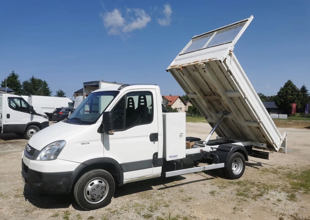 Iveco Daily 35C15 Kiper 3.0 - 150KM wywrotka Hak Bliźniak blokada mostu Klima - Van jungkit: gambar 1 Iveco Daily 35C15 Kiper 3.0 - 150KM wywrotka Hak Bliźniak blokada mostu Klima - Van jungkit: gambar 1