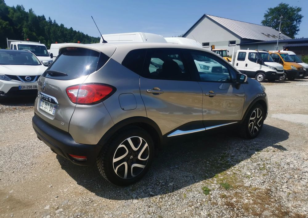 Renault Captur 0.9 Energy TCe Intens - Mobil SUV: gambar 4 Renault Captur 0.9 Energy TCe Intens - Mobil SUV: gambar 4