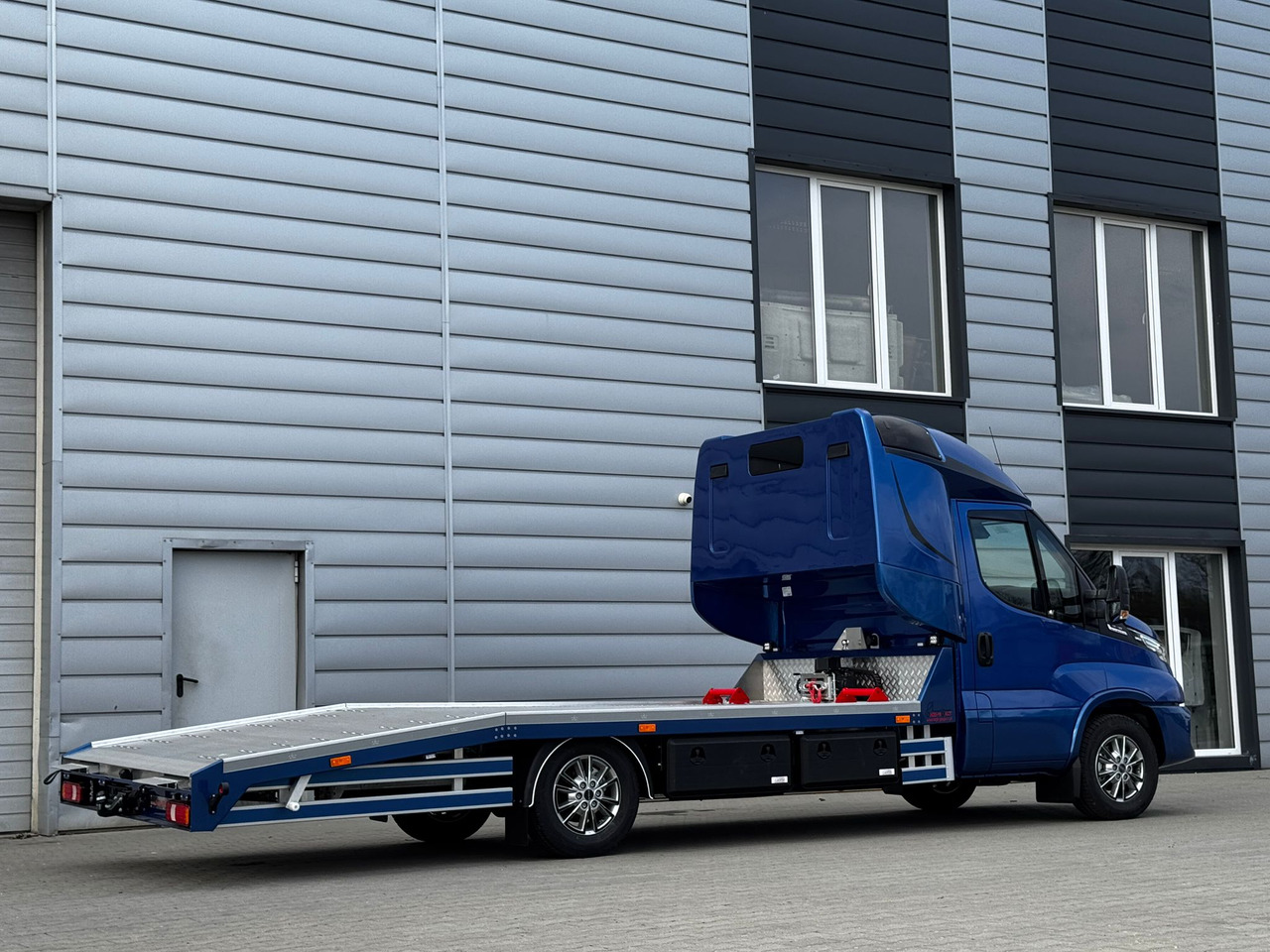 Van pengiriman baru IVECO Daily 35S18HA8/P: gambar 15