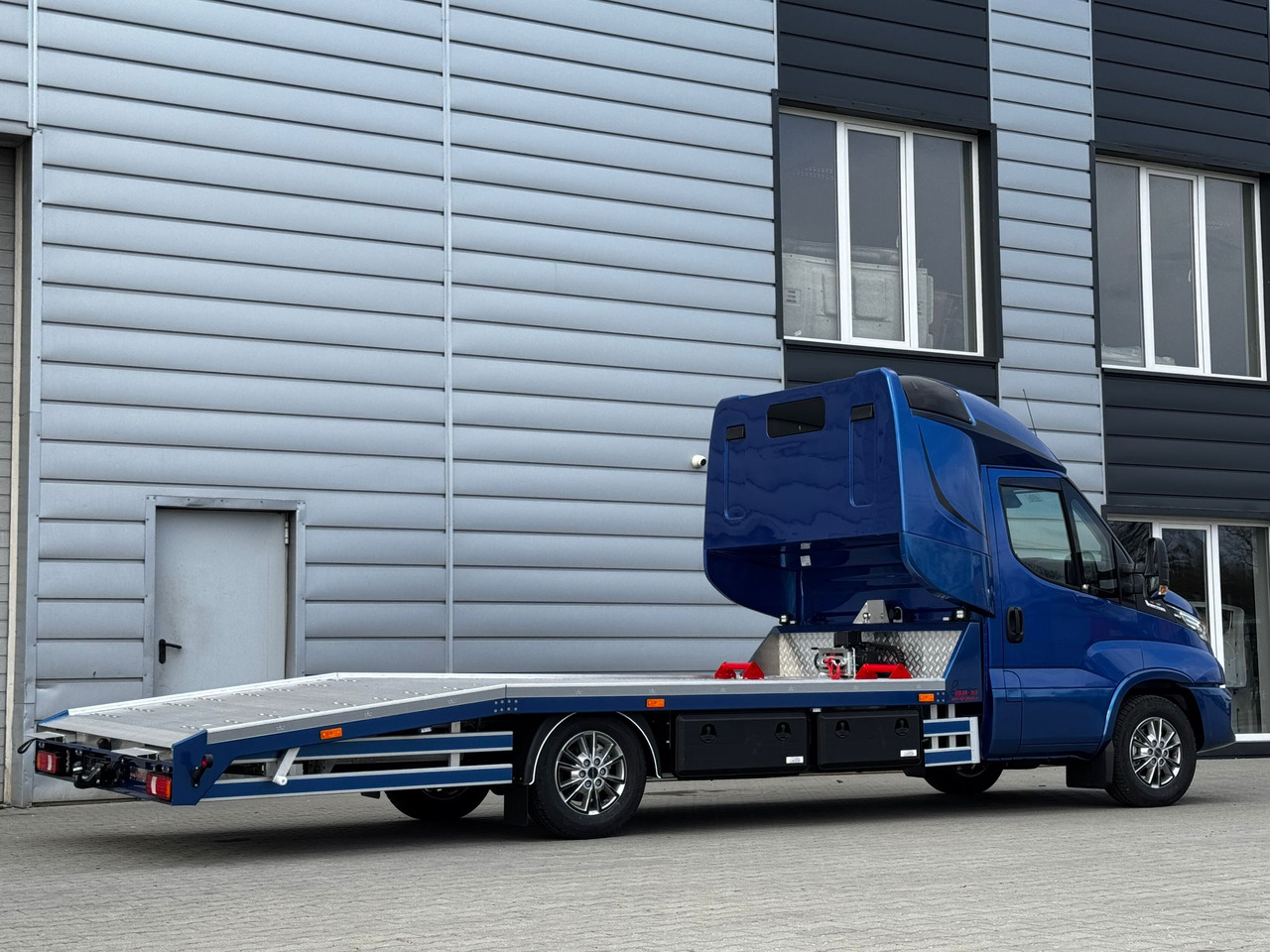 Van pengiriman baru IVECO Daily 35S18HA8/P: gambar 19