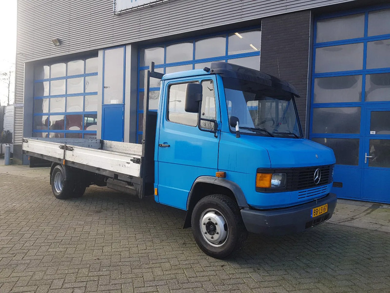 Mercedes-Benz 611 D Open laadbak Manual - Truk flatbed: gambar 5 Mercedes-Benz 611 D Open laadbak Manual - Truk flatbed: gambar 5