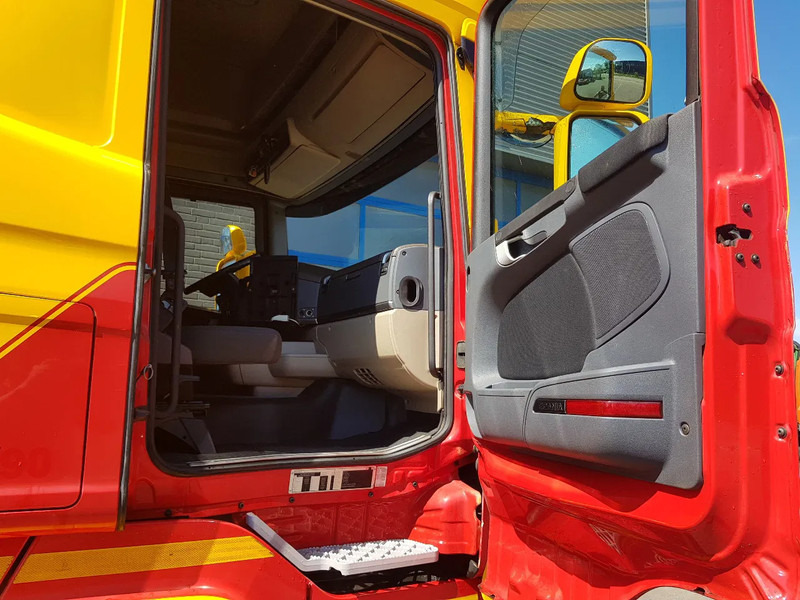 Pengangkut kontainer/ Container truck Scania R450 8x2 Topline ADR EX/II, EX/III, FL en AT SCR only: gambar 18 Pengangkut kontainer/ Container truck Scania R450 8x2 Topline ADR EX/II, EX/III, FL en AT SCR only: gambar 18