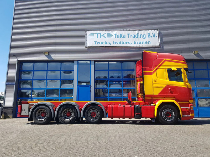 Pengangkut kontainer/ Container truck Scania R450 8x2 Topline ADR EX/II, EX/III, FL en AT SCR only: gambar 6 Pengangkut kontainer/ Container truck Scania R450 8x2 Topline ADR EX/II, EX/III, FL en AT SCR only: gambar 6