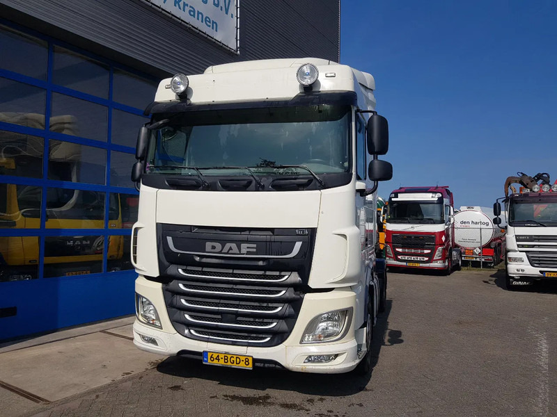 DAF XF 460 FTP 6x2 Hydraulic Night Airco - Tractor head: gambar 4 DAF XF 460 FTP 6x2 Hydraulic Night Airco - Tractor head: gambar 4