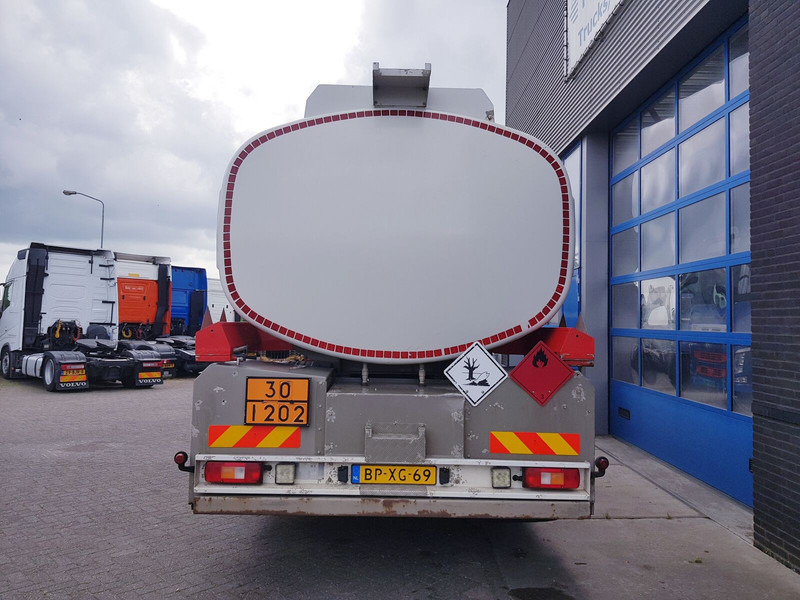 Volvo FM 9.340 Fuel 21.400 Liter 3 Compartments - Truk tangki: gambar 5 Volvo FM 9.340 Fuel 21.400 Liter 3 Compartments - Truk tangki: gambar 5