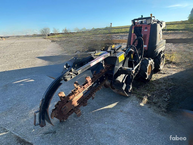 Ditch Witch R300 - Mesin penggali parit: gambar 1 Ditch Witch R300 - Mesin penggali parit: gambar 1