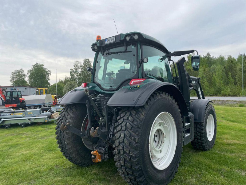 Valtra N154E Versu SmartTouch MR19 Valtra N154E Versu SmartTouch MR19 med frontlastare Quicke Q5M - Traktor: gambar 5 Valtra N154E Versu SmartTouch MR19 Valtra N154E Versu SmartTouch MR19 med frontlastare Quicke Q5M - Traktor: gambar 5