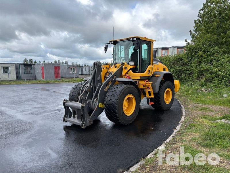 Volvo L90H - Wheel loader: gambar 1 Volvo L90H - Wheel loader: gambar 1