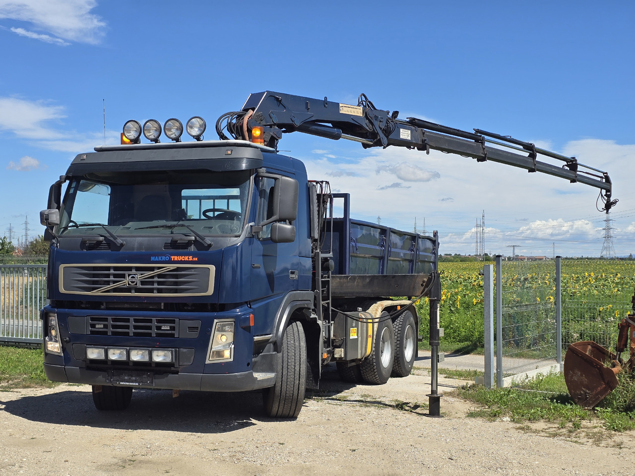 VOLVO FM 420 6X4 / KIPPER / CRANE HMF 1823 K4 - Truk jungkit, Truk derek: gambar 3 VOLVO FM 420 6X4 / KIPPER / CRANE HMF 1823 K4 - Truk jungkit, Truk derek: gambar 3