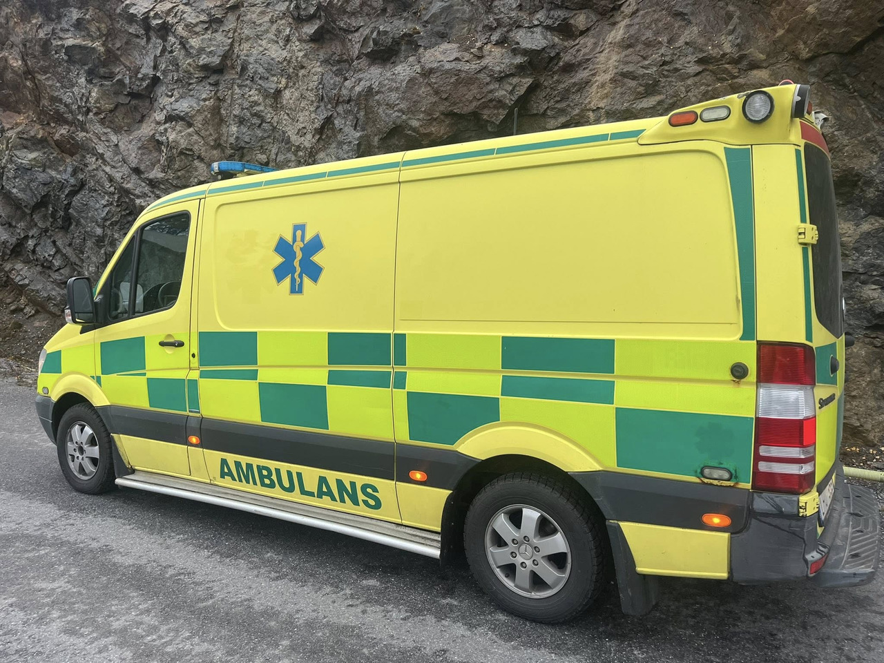 MERCEDES-BENZ Sprinter 316 NGT - Ambulans: gambar 3 MERCEDES-BENZ Sprinter 316 NGT - Ambulans: gambar 3