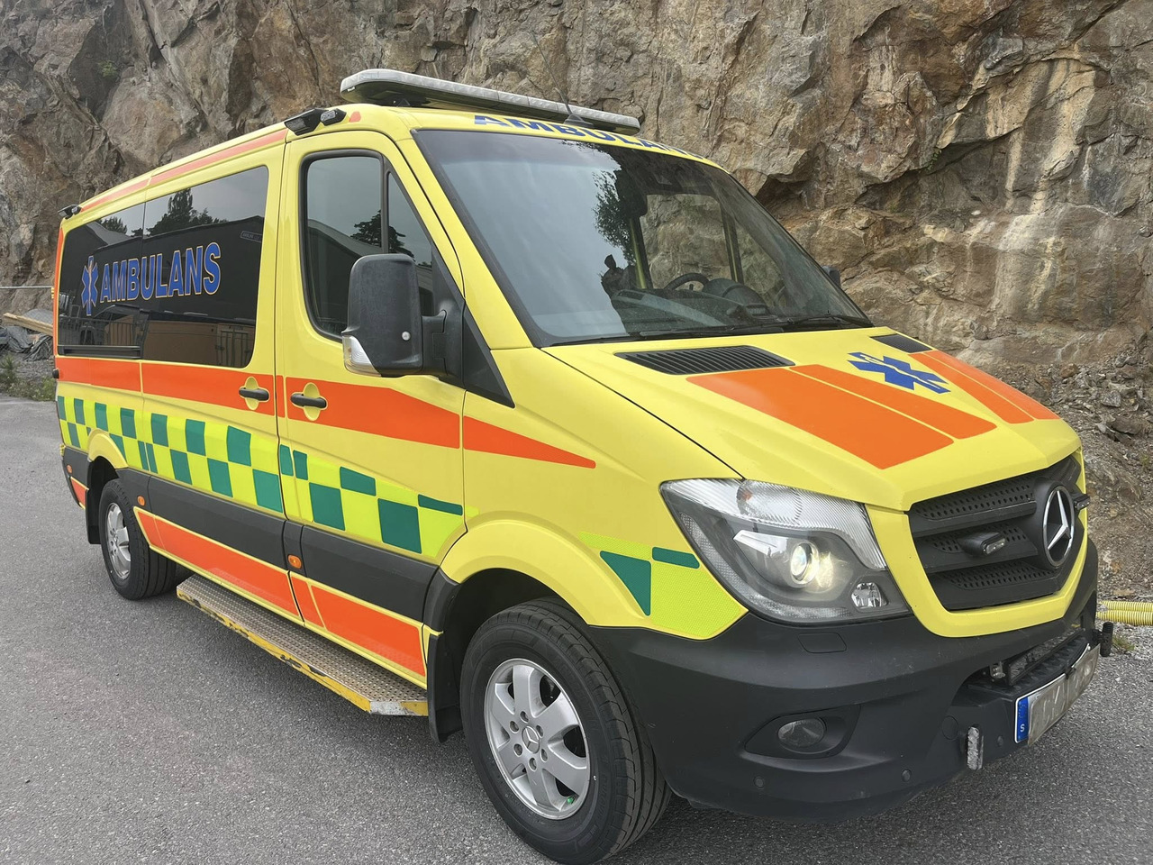 MERCEDES-BENZ Sprinter 319 - AMBULANCE - RESERVERAD !! - Ambulans: gambar 5 MERCEDES-BENZ Sprinter 319 - AMBULANCE - RESERVERAD !! - Ambulans: gambar 5