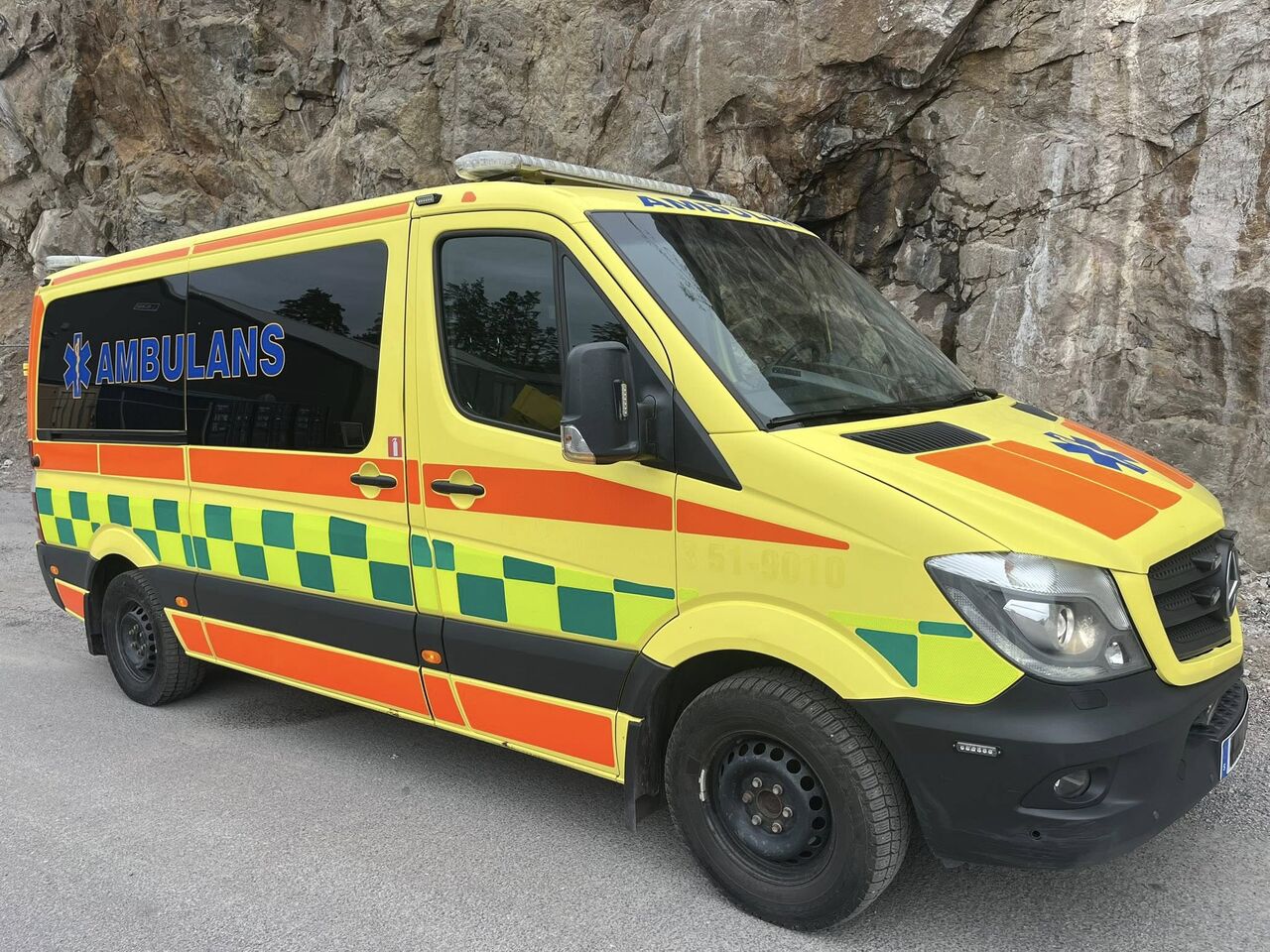 MERCEDES-BENZ Sprinter 319 - Ambulans: gambar 2 MERCEDES-BENZ Sprinter 319 - Ambulans: gambar 2