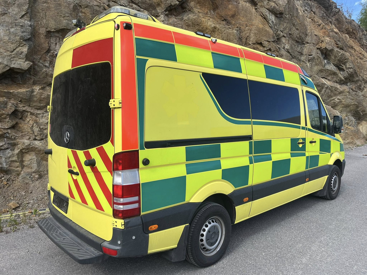 Mercedes-Benz Sprinter 319 - AMBULANCE - RESERVERAD !! - Ambulans: gambar 3 Mercedes-Benz Sprinter 319 - AMBULANCE - RESERVERAD !! - Ambulans: gambar 3