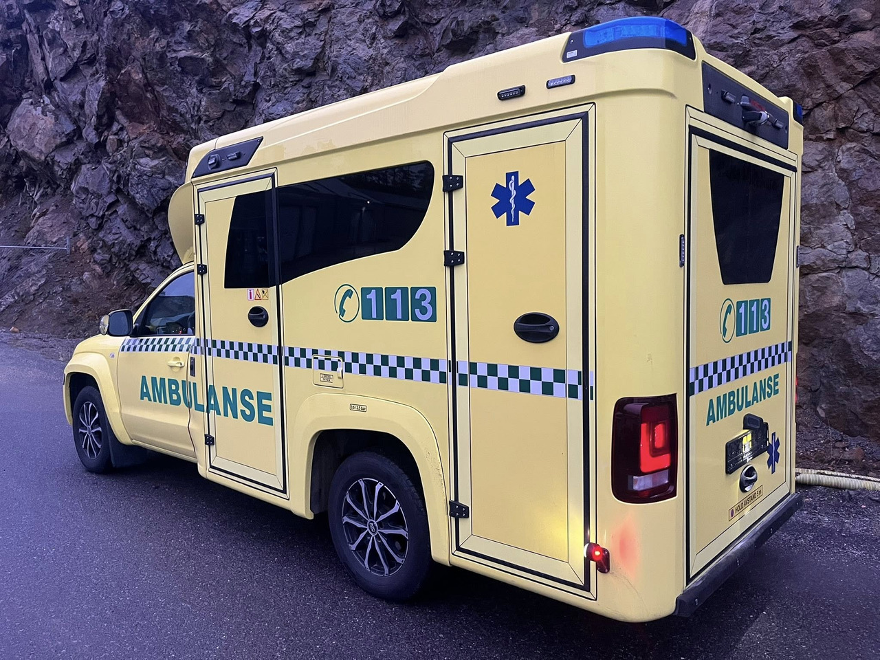 VOLKSWAGEN Amarok XL 4motion - RESERVERAD !! - Ambulans: gambar 5 VOLKSWAGEN Amarok XL 4motion - RESERVERAD !! - Ambulans: gambar 5