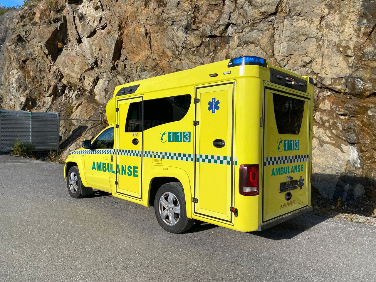 VOLKSWAGEN Amarok XL 4motions - Ambulans: gambar 2 VOLKSWAGEN Amarok XL 4motions - Ambulans: gambar 2