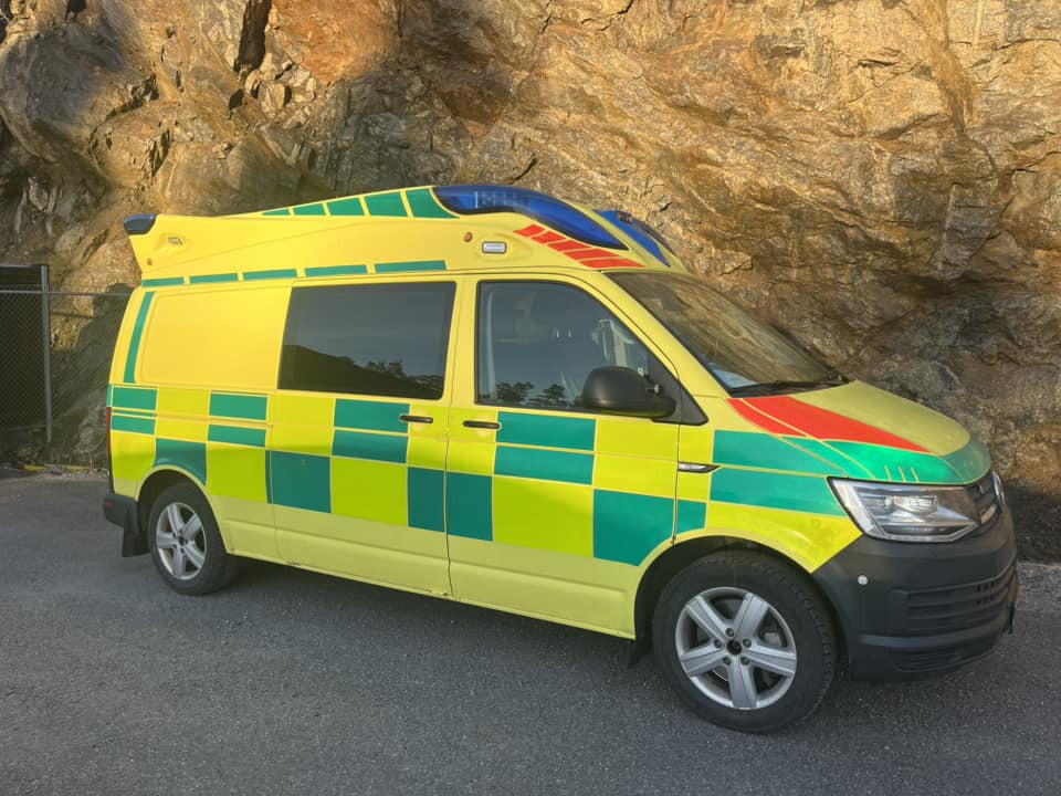 Volkswagen T6 4motions - AMBULANCE / Швидка допомога / Shvydka dopomoha - Ambulans: gambar 1 Volkswagen T6 4motions - AMBULANCE / Швидка допомога / Shvydka dopomoha - Ambulans: gambar 1