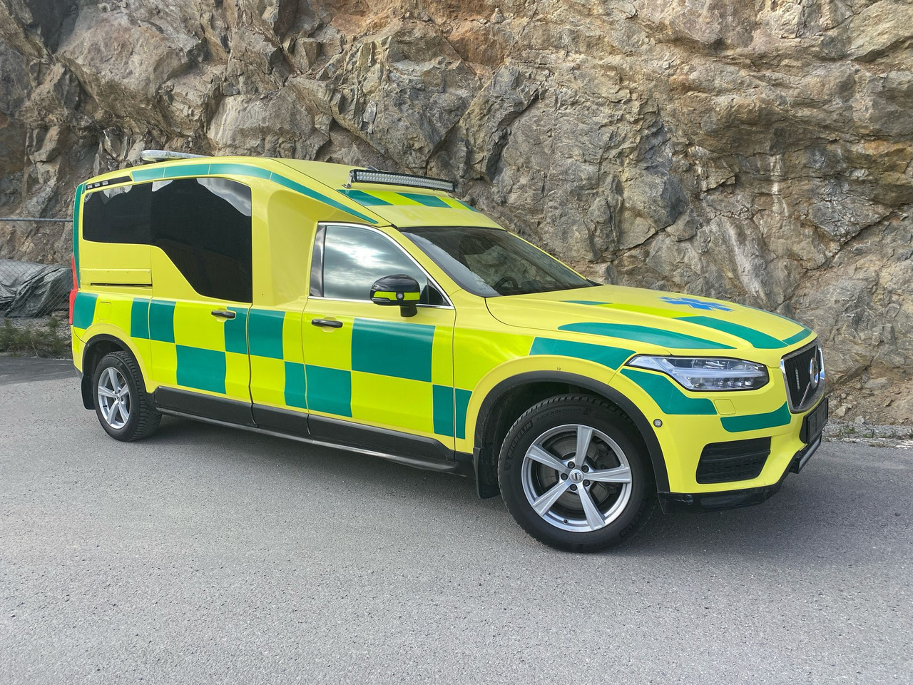 Volvo Nilsson XC90 D5 AWD - Ambulance - RESERVERAD !! - Ambulans: gambar 1 Volvo Nilsson XC90 D5 AWD - Ambulance - RESERVERAD !! - Ambulans: gambar 1