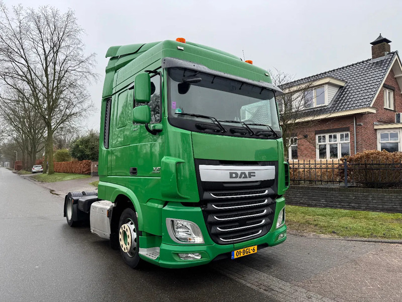 Tractor head DAF XF 440 Mega: gambar 1