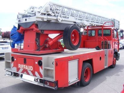 Renault Midliner M180 Drehleiter Feuerwehr EPSA23.5 1999 - Platform udara yang dipasang di truk: gambar 4 Renault Midliner M180 Drehleiter Feuerwehr EPSA23.5 1999 - Platform udara yang dipasang di truk: gambar 4