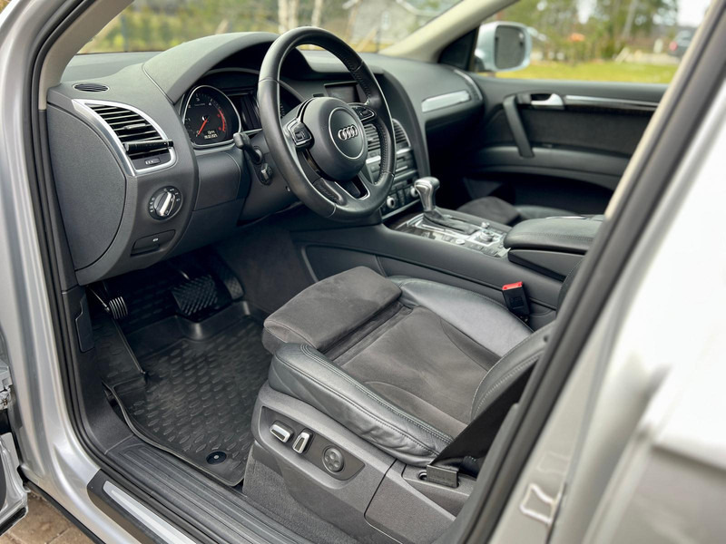 Mobil Audi Q7: gambar 7