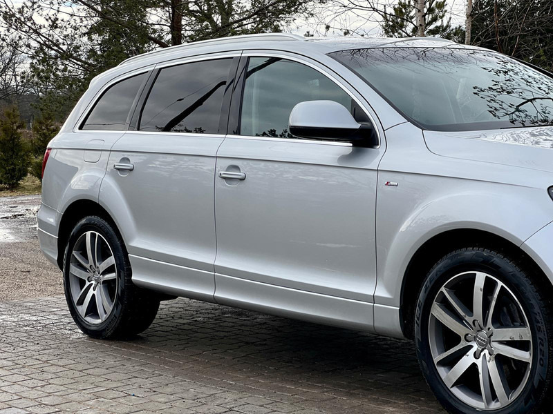 Mobil Audi Q7: gambar 15