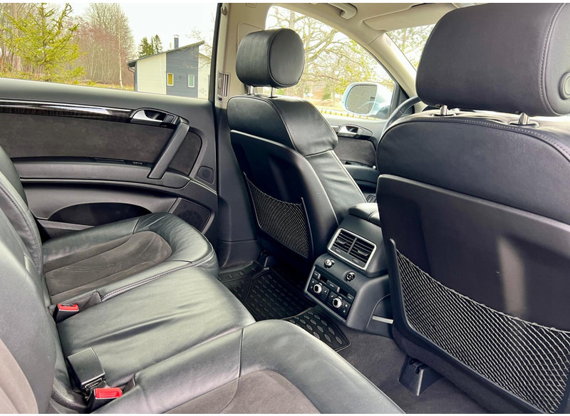 Mobil Audi Q7: gambar 12